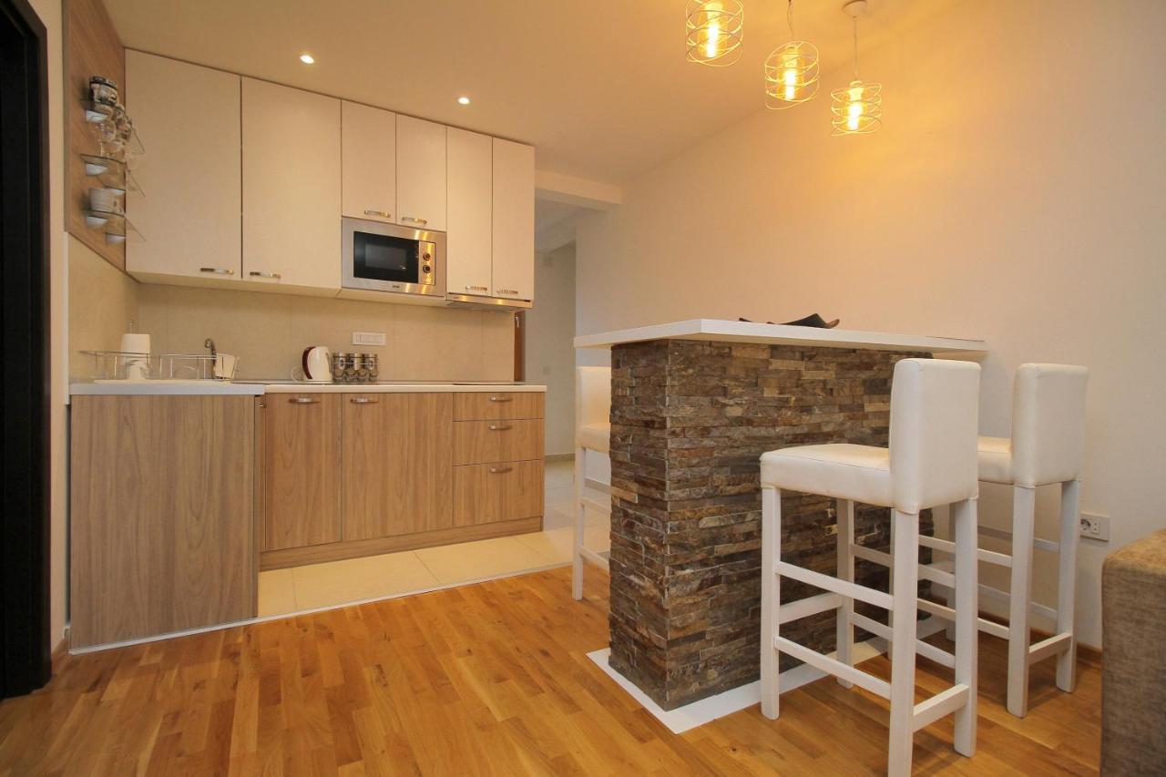 Binis Apartment